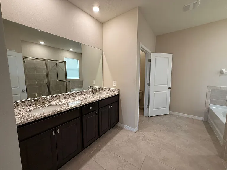 5740 Woodland Sage Dr — Photo 24