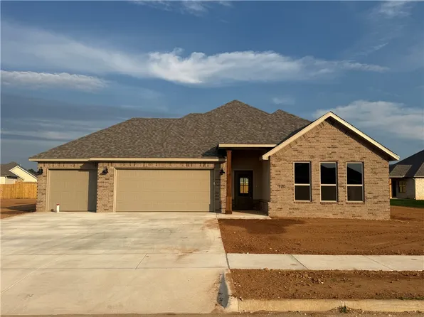 120 N Bloodhound Ave, Farmington, AR 72730