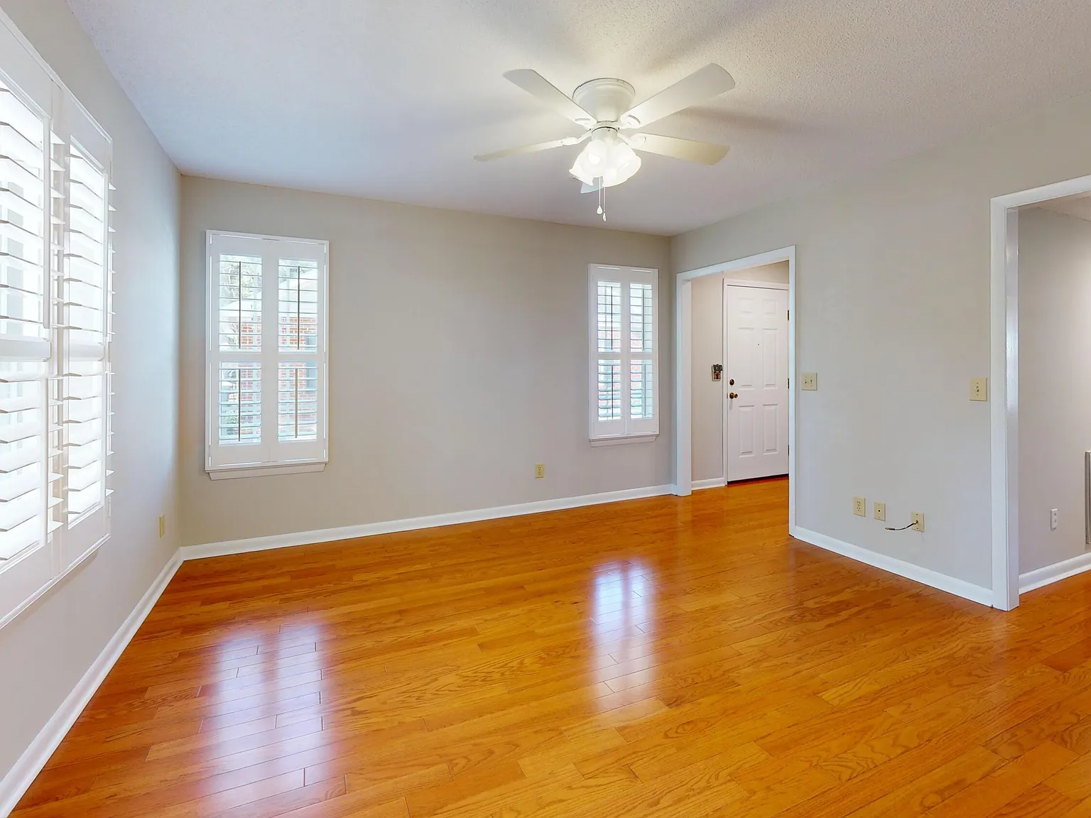 2 bed, 1.0 bath, 920 sqft, $1,650 — Photo 4