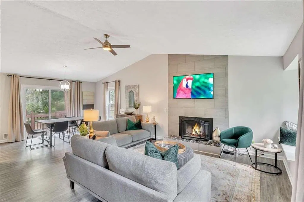 3 bed, 2.0 bath, $5,450 — Photo 1