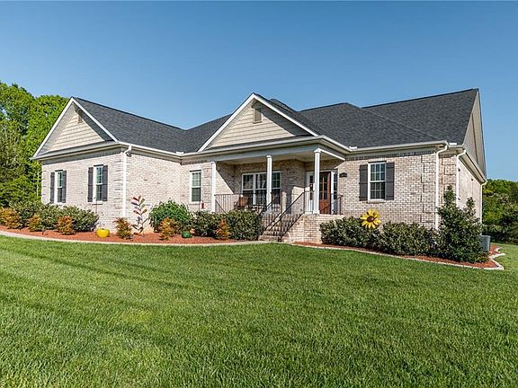 2nd image of 2676 Brooke Meadows Dr