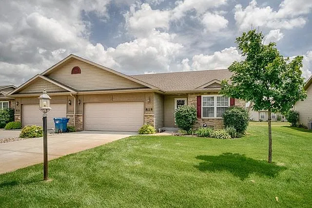 819 Daisy Cir NE photo 1