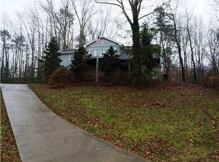 5408 Brookview Dr, Cross Lanes, WV 25313