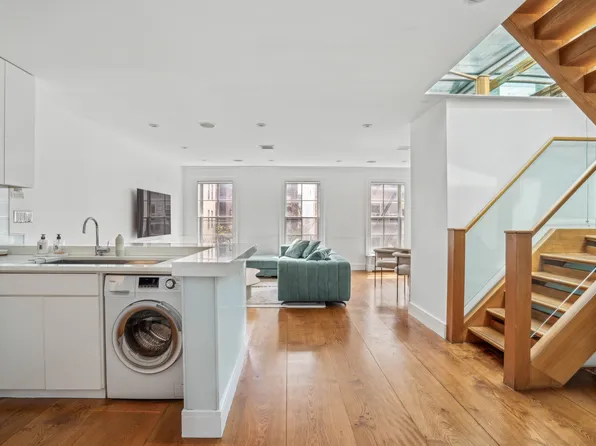 221 W 13th St #Penthouse, New York, NY 10011