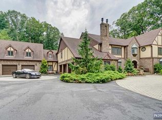 42 Woodcliff Lake Rd, Saddle River, NJ 07458