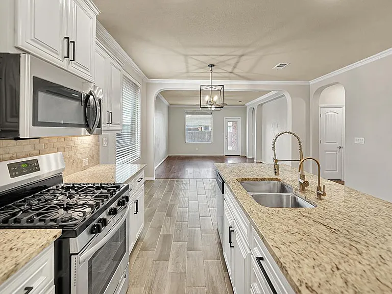 6711 Hall Of Fame Blvd — Photo 8