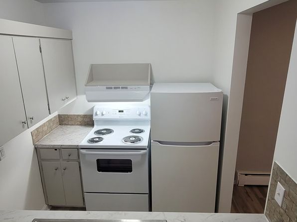 52 W High St #E, Painesville, OH 44077