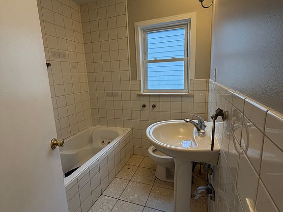5th image of 1260 Lavender Ave