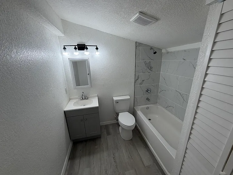 802 N Wheeler St — Photo 11