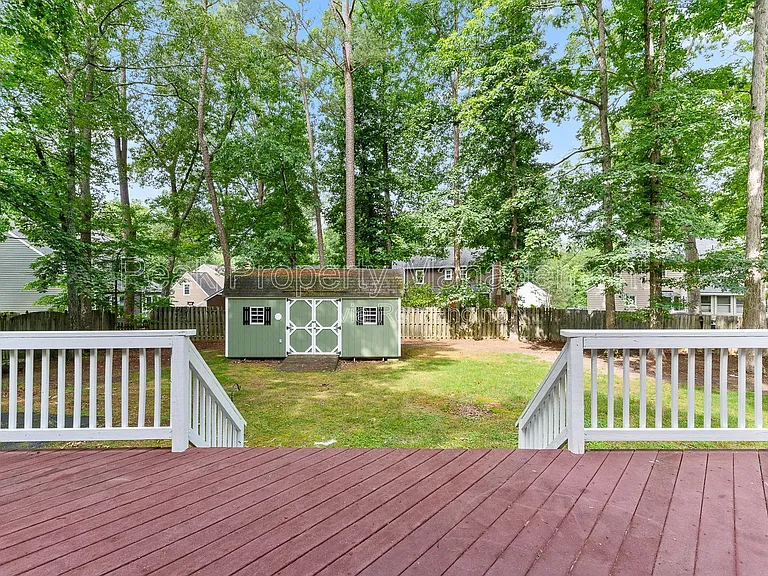 504 Winamack Ct — Photo 34