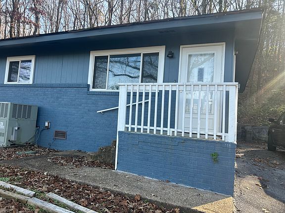 4th image of 3310 Easton Ave #A