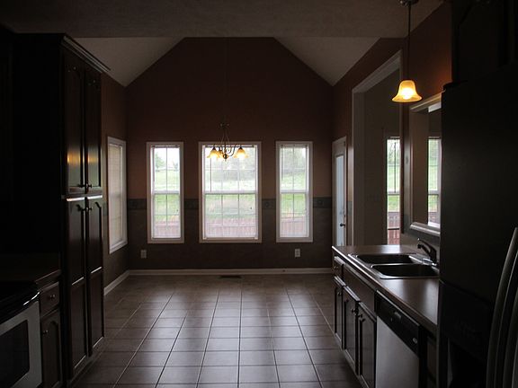 3rd image of 3260 Twelve Oaks Blvd