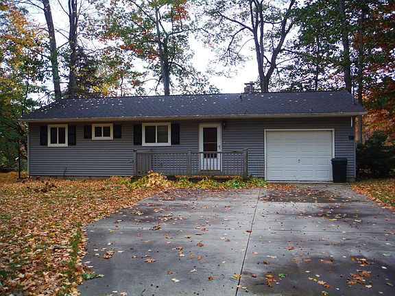 3rd image of 222 Arrowhead Dr