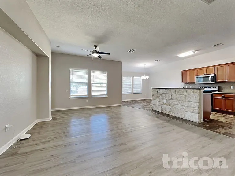 210 Teron Dr — Photo 2
