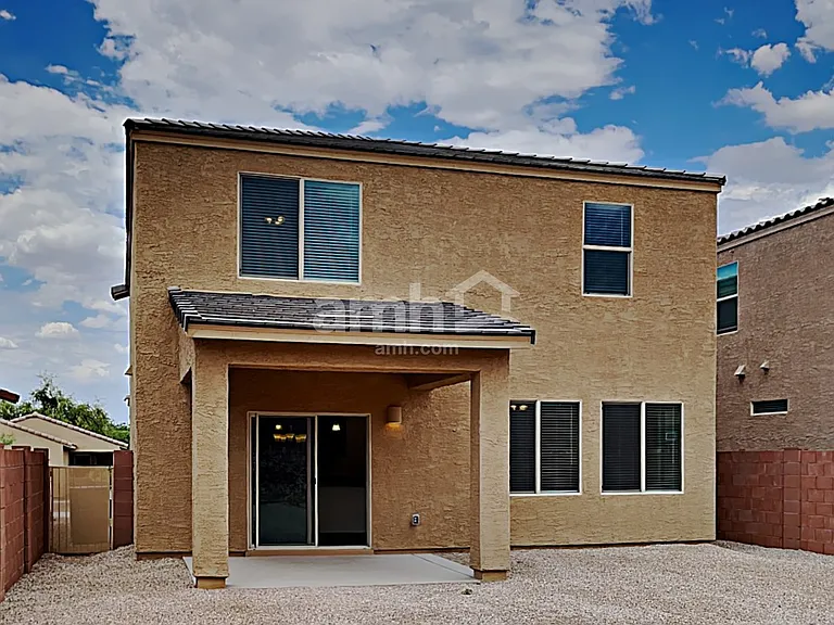 854 E Artesia Pl — Photo 19
