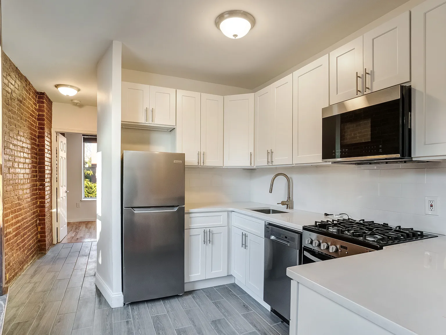 364 West 51st Street — Photo 2