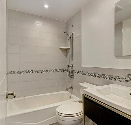 4th image of 35 Madison St APT 3B