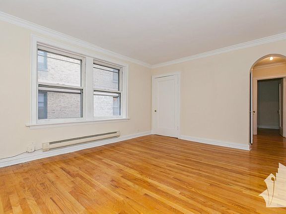 3rd image of 425 W Roscoe St #1315