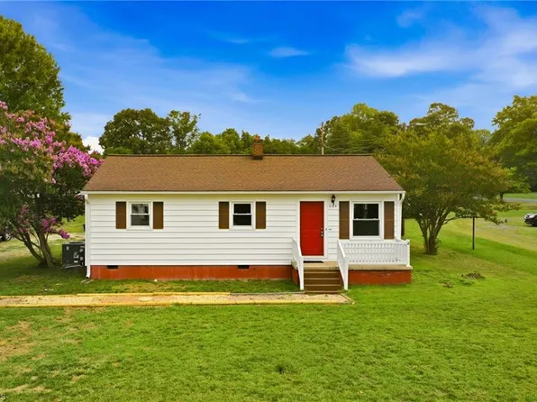 225 Circle Dr, Gibsonville, NC 27249