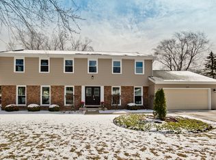 1145 Cayuga Dr, Northbrook, IL