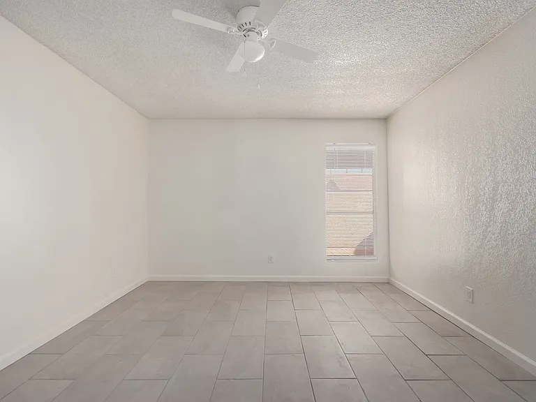 615 N Arrowhead Dr — Photo 16