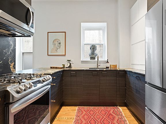 5th image of 217 Eastern Pkwy APT 4C