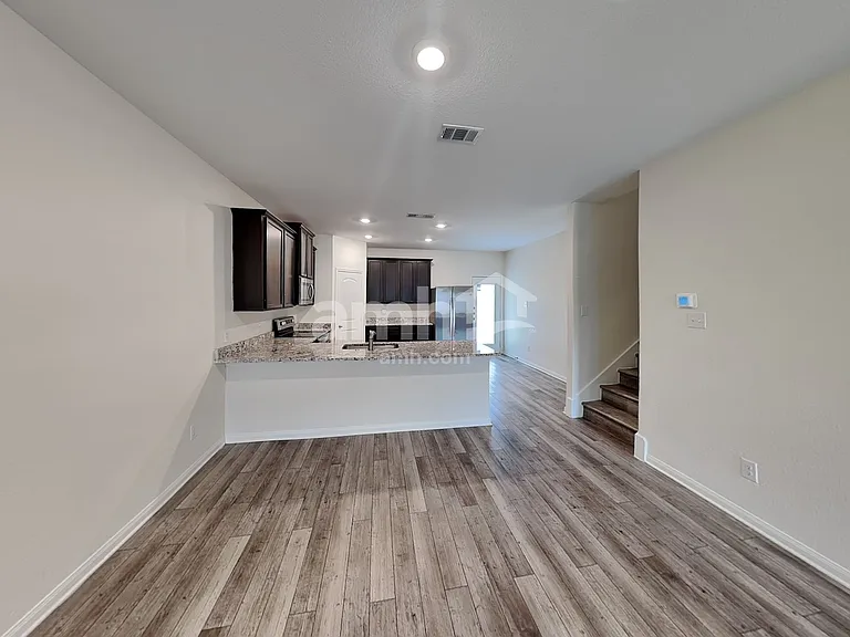 1126 Treeta Trl — Photo 5