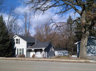 325 Logan St, Lemont, IL 60439