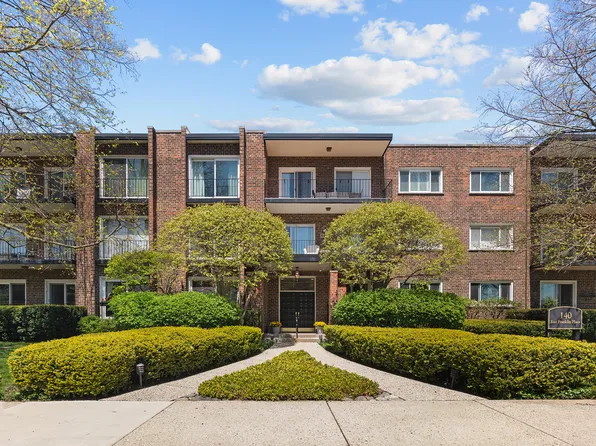140 Franklin Pl E APT 106, Lake Forest, IL 60045