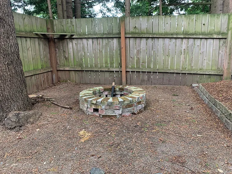 6167 Maureen Dr — Photo 3