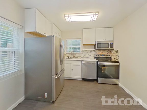 5th image of 4223 Dinglewood Ave