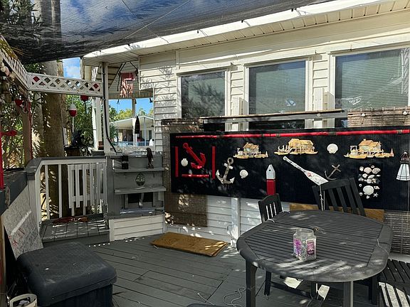 3rd image of 504 W Clam Cir