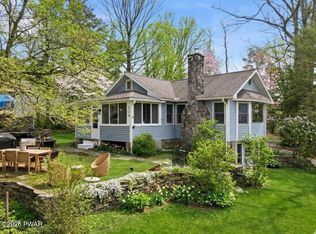 104 Lane Ct, Paupack, PA 18451