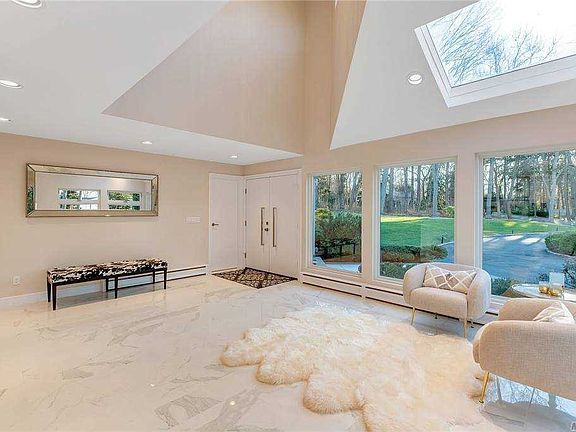 2nd image of 7 Carol Ln