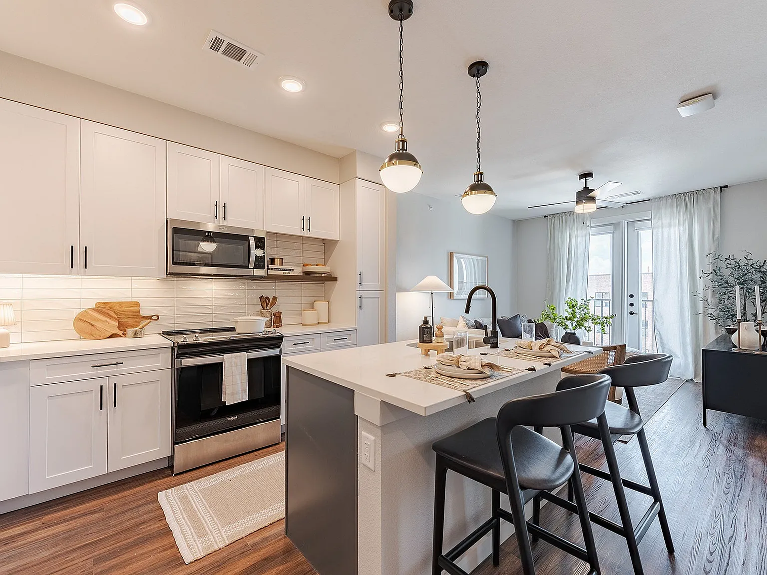 Tisdale at Lakeline Station Apartments — Photo 2