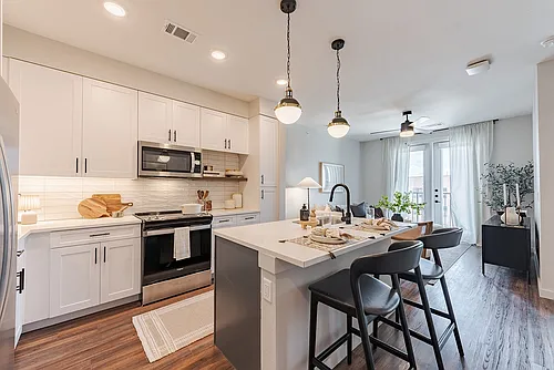 Tisdale at Lakeline Station Apartments Photo 1