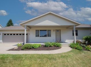1420 Stoneridge Dr, Watertown, WI 53098