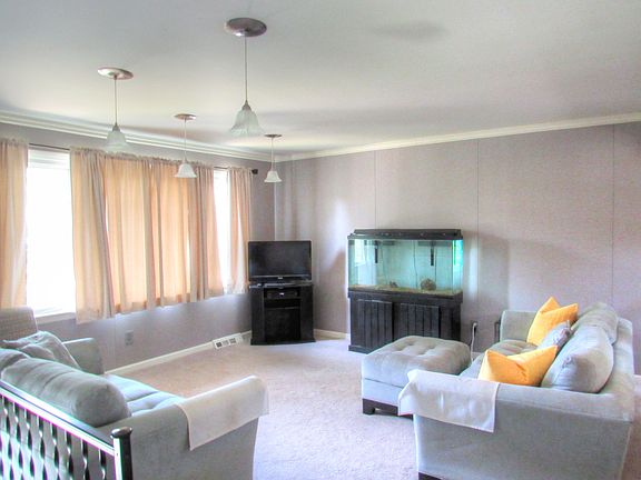 2nd image of 1245 Utopia Ln
