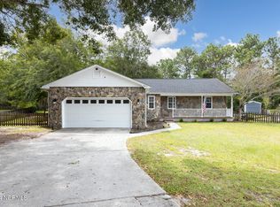 607 Calabash Dr, Hubert, NC 28539