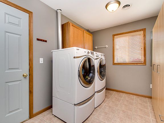 Main level Laundry/Mudroom
