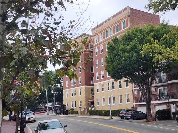 6701 Boulevard E #E5, West New York, NJ 07093