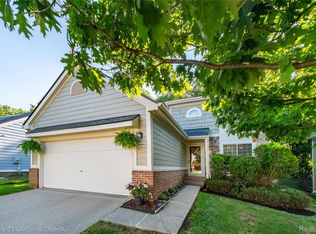 41484 Belden Cir, Novi, MI 48377