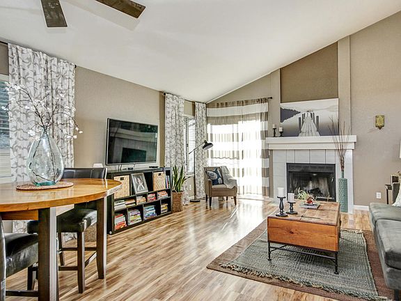 2nd image of 470 Krider Ct