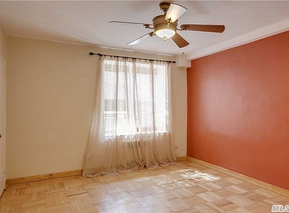 5th image of 16201 Powells Cove Blvd APT 1L