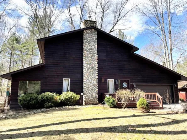 6995 Huntington Dr, Oscoda, MI 48750