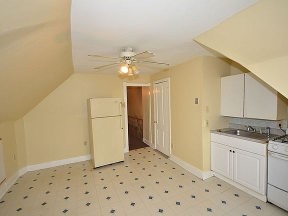 2nd image of 407 Chambers St APT 4