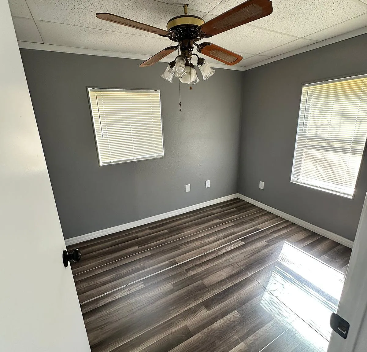 2 bed, $1,100 — Photo 4