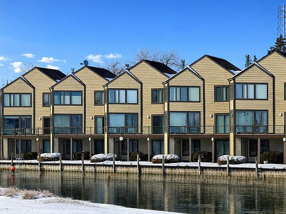 2nd image of 219 S Main St