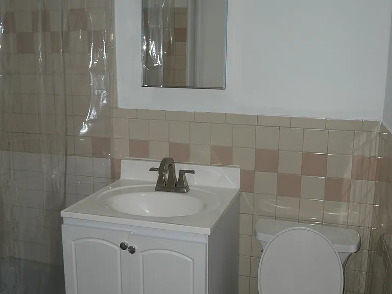 7 Teunis St #1 — Photo 4