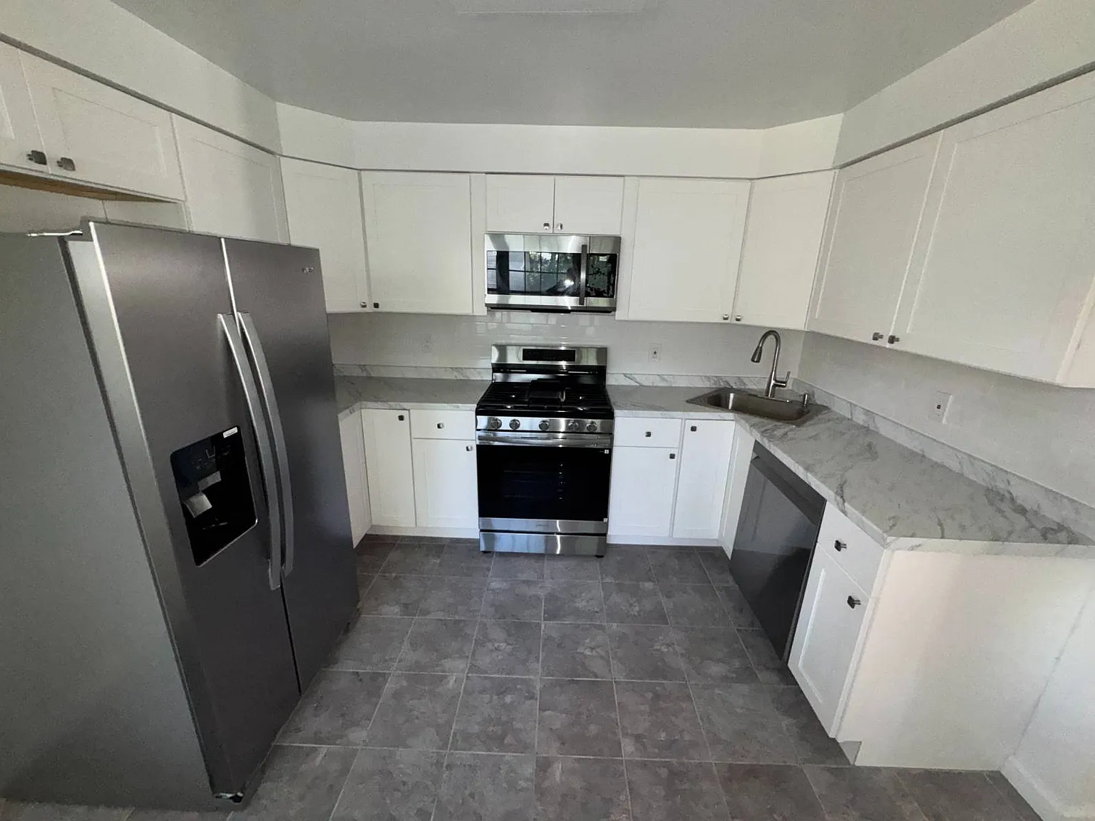 2 bed, 1.0 bath, $3,800 — Photo 1